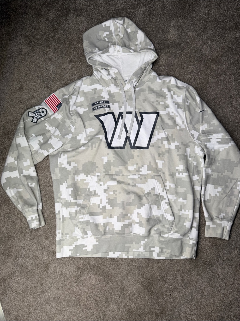 Nike size L Men's Washington Digital Camo Pullover Hoodie - White/Gray